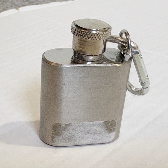 Mount Rainier National Park Stainless Steel 1oz Flask Keychain Mount Tahoma - Picture 2 of 8